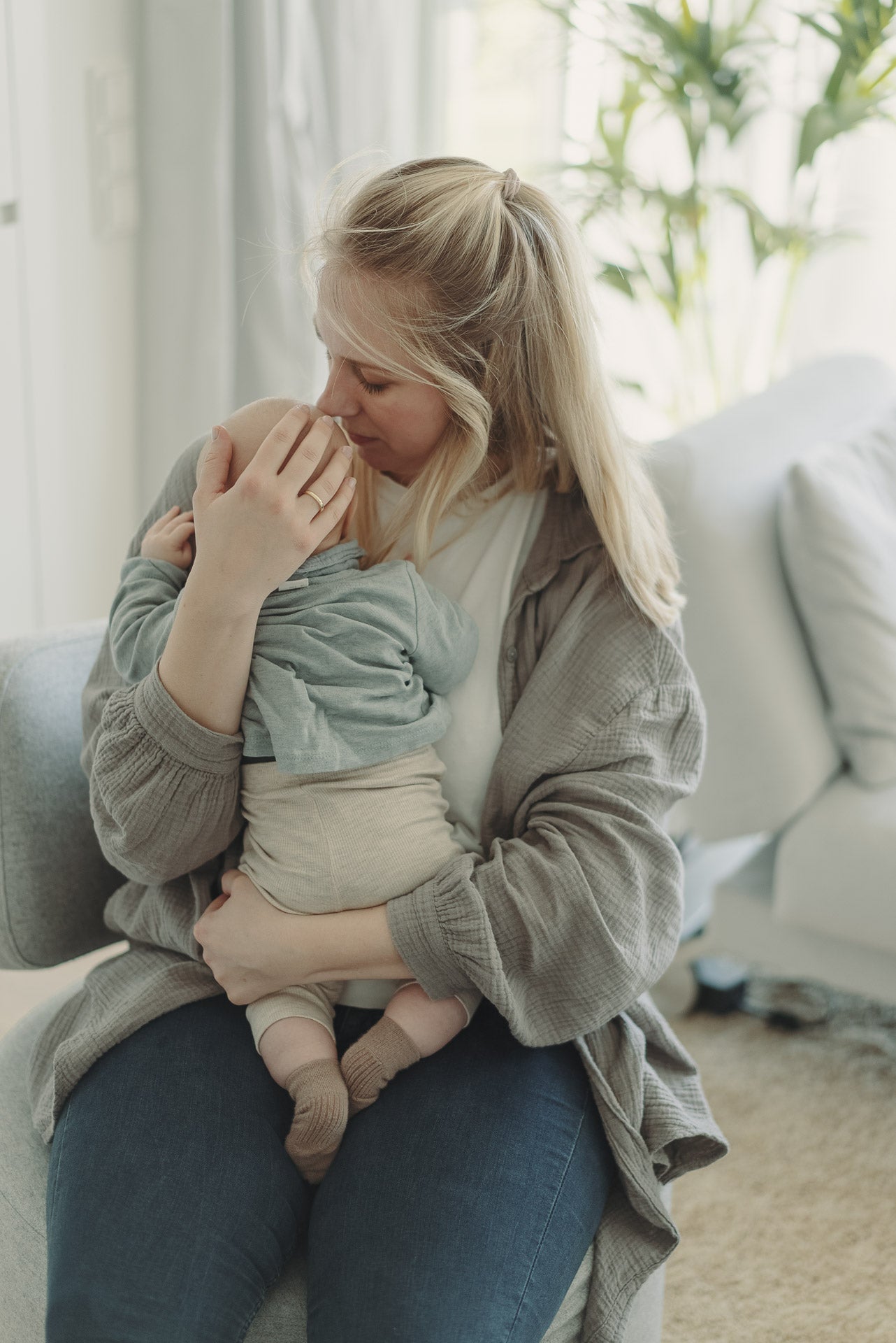 Warum wir bewusst keine Kindergesichter zeigen: Die unsichtbare Gefahr für Kinder im Internet 👶🏼🔒